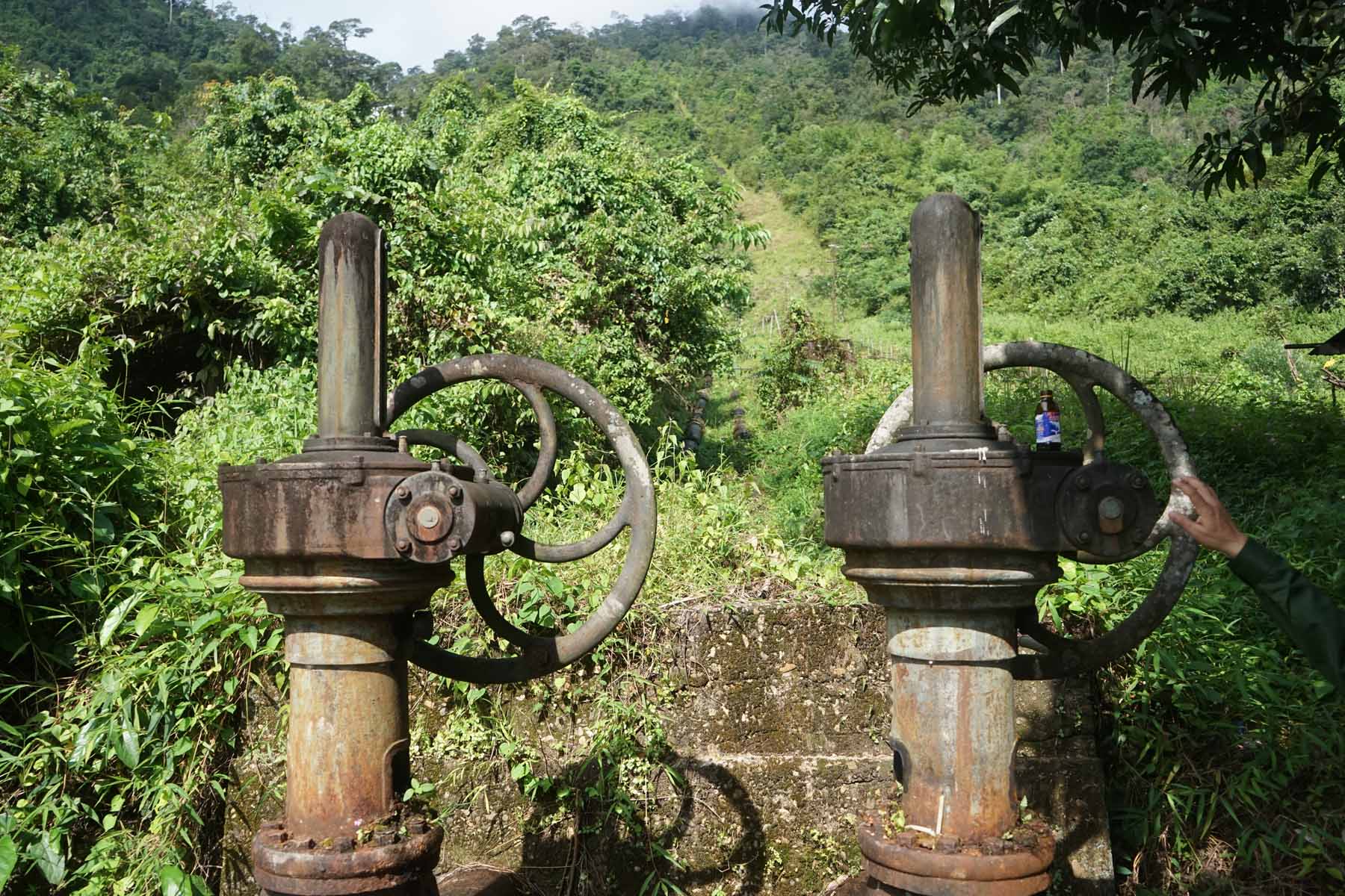 တနင်္သာရီတိုင်းဒေသကြီးအစိုးရအဖွဲ့ဝန်ကြီးချုပ်ဦးမြတ်ကို ထားဝယ်ခရိုင်(၄)မြို့နယ်အတွင်း လျှပ်စစ်ဓာတ်အားလုံလောက်စွာသုံးဆွဲနိုင်ရေးဖောင်းတောရေအားလျှပ်စစ်စက်ရုံသို့ကွင်းဆင်းကြည့်ရှု