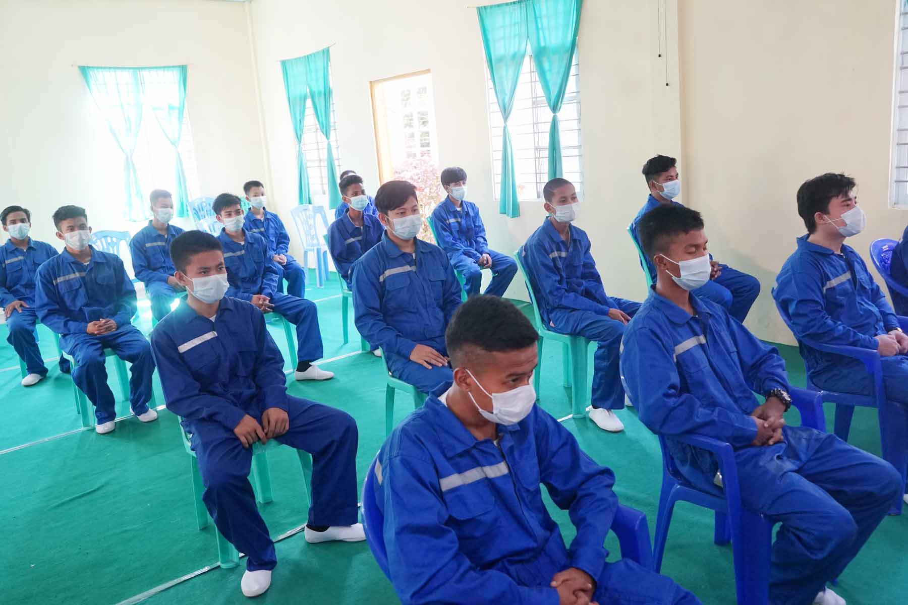 ထားဝယ်မြို့၌လျှပ်စစ် ၊ ဂဟေ၊မော်တော်ယာဉ်စက်ပြင်နှင့်လက်ကိုင်ဖုန်းပြင်သင်တန်းအမှတ်စဉ်(၁၂/၂၀၂၁)သင်တန်း ဆင်းပွဲအခမ်းအနားသို့တိုင်းဒေသကြီးအစိုးရအဖွဲ့ဝန်ကြီးချုပ်ဦးမြတ်ကိုတက်ရောက်