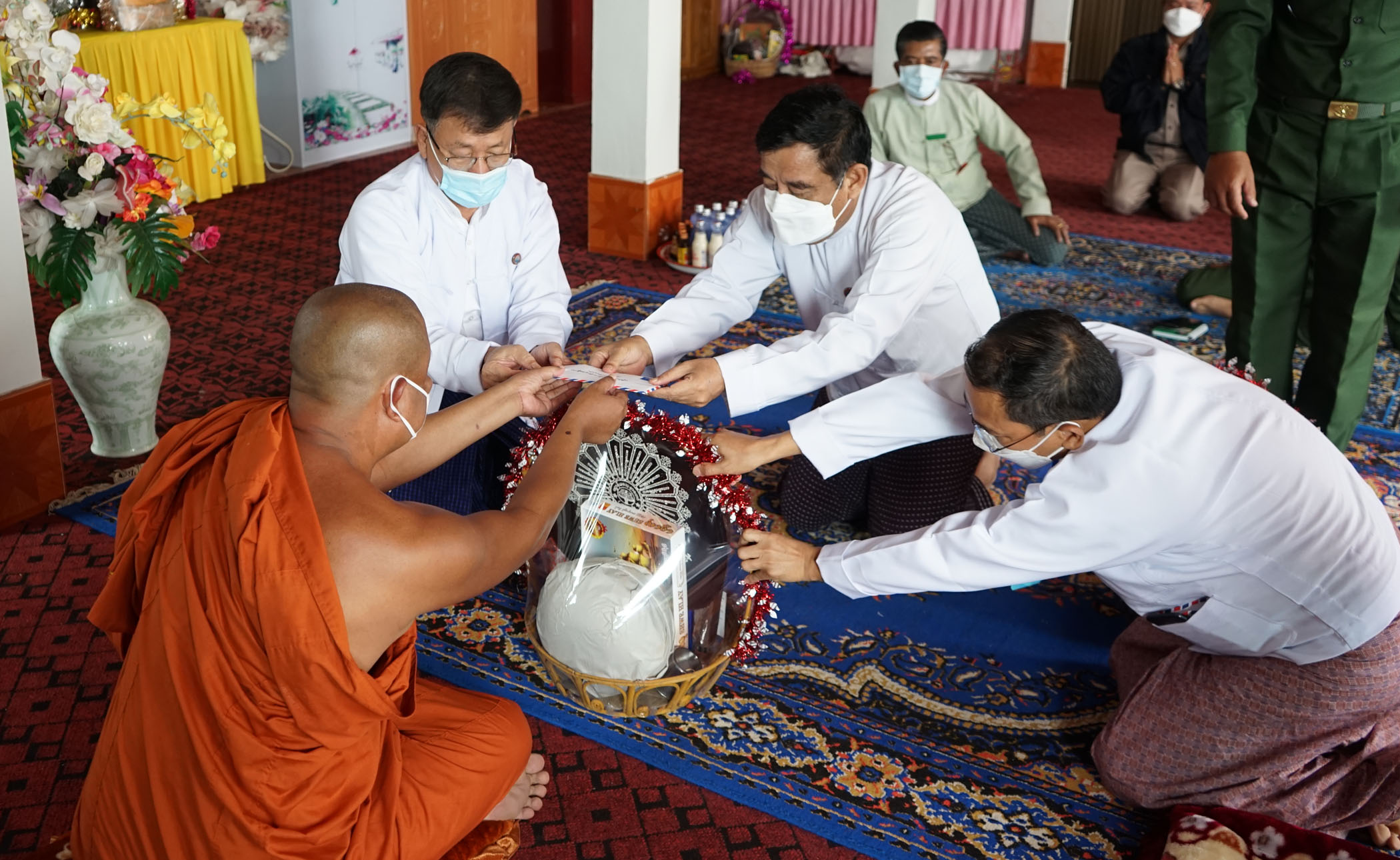 တနင်္သာရီတိုင်းဒေသကြီး အစိုးရအဖွဲ့ဝန်ကြီးချုပ်ဦးမြတ်ကို  ကော့သောင်းမြို့ ဒေသဖွံ့ဖြိုးရေးလုပ်ငန်းများအားကွင်းဆင်းကြည့်ရှု