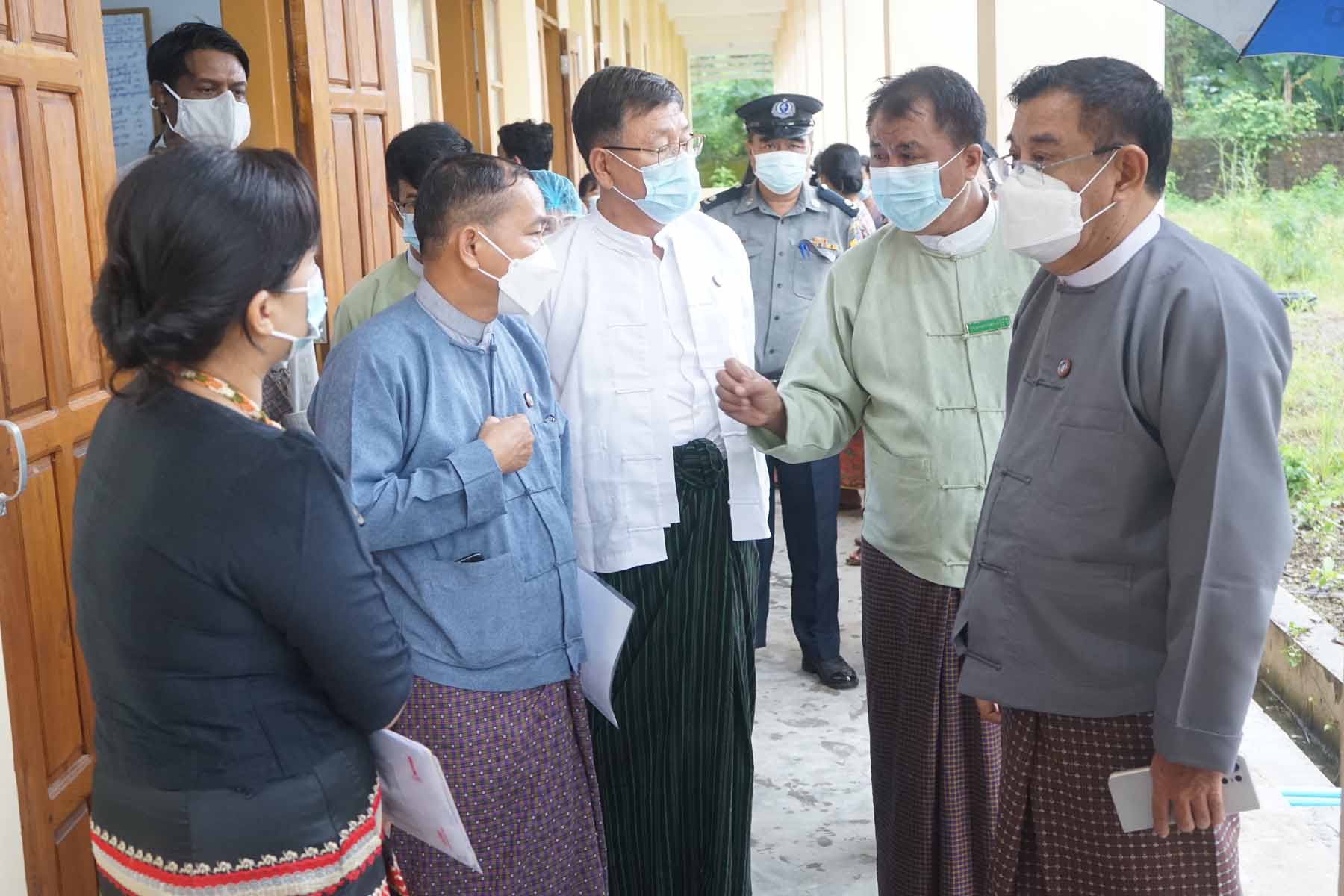 ထားဝယ်မြို့တွင် အသက်(၁၂)နှစ်အထက် ကျောင်းသားကျောင်းသူများအား  ကိုဗစ်-၁၉ရောဂါကာကွယ်ဆေးထိုးနှံပေး နေမှုအားတိုင်းဒေသကြီးအစိုးရအဖွဲ့ဝန်ကြီးချုပ်ဦးမြတ်ကို ကြည်ရှု့အားပေး