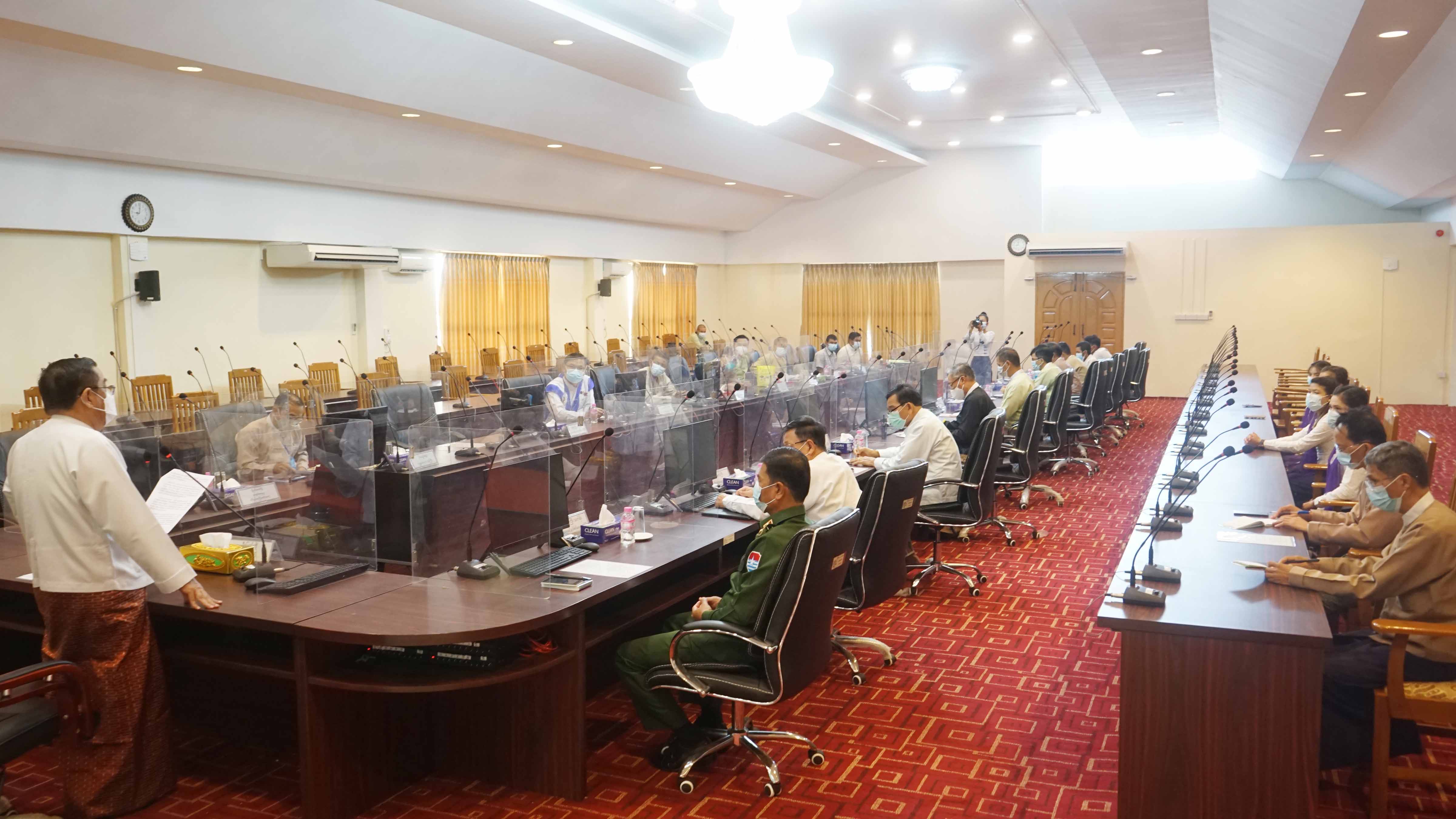 တနင်္သာရီတိုင်းဒေသကြီးအစိုးရအဖွဲ့ဝန်ကြီးချုပ်ဦးမြတ်ကို သဘာဝဘေးကြောင့်မိုးစပါးထိခိုက်ပျက်စီးပြန်စိုက်ဧကအပေါ်ယူရီးယားမြေသြဇာထောက်ပံ့ပေးအပ်ခြင်း အခမ်းအနားသို့တက်ရောက်