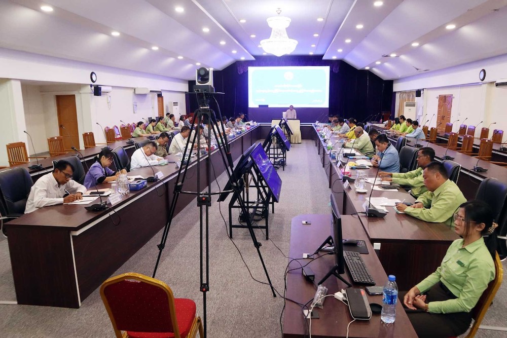 တနင်္သာရီတိုင်းဒေသကြီးဝန်ကြီးချုပ်ဦးမြတ်ကို  ကုန်ဈေးနှုန်းတည်ငြိမ်ရေးလုပ်ငန်းအဖွဲ့ညှိနှိုင်းအစည်းအဝေးသို့တက်ရောက်